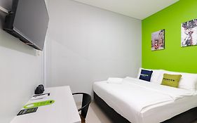 Urbanview Green Lake Sunter Residence